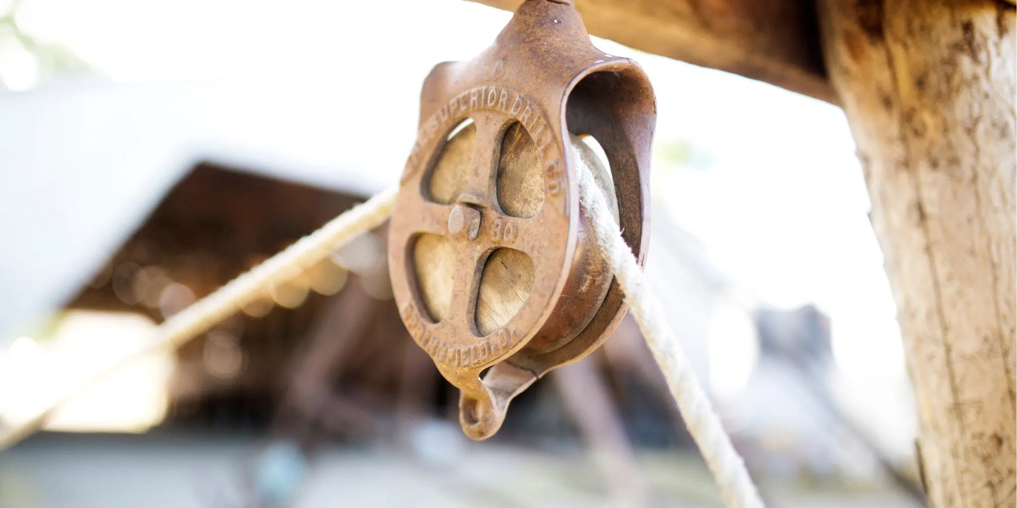 pulley device with rope